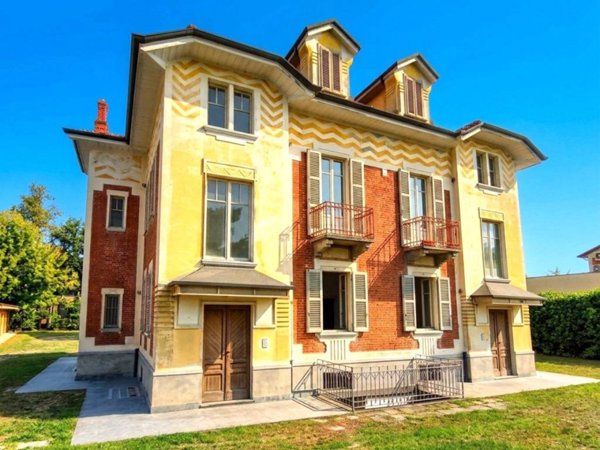 casa indipendente in vendita a Santa Vittoria d'Alba in zona Cinzano
