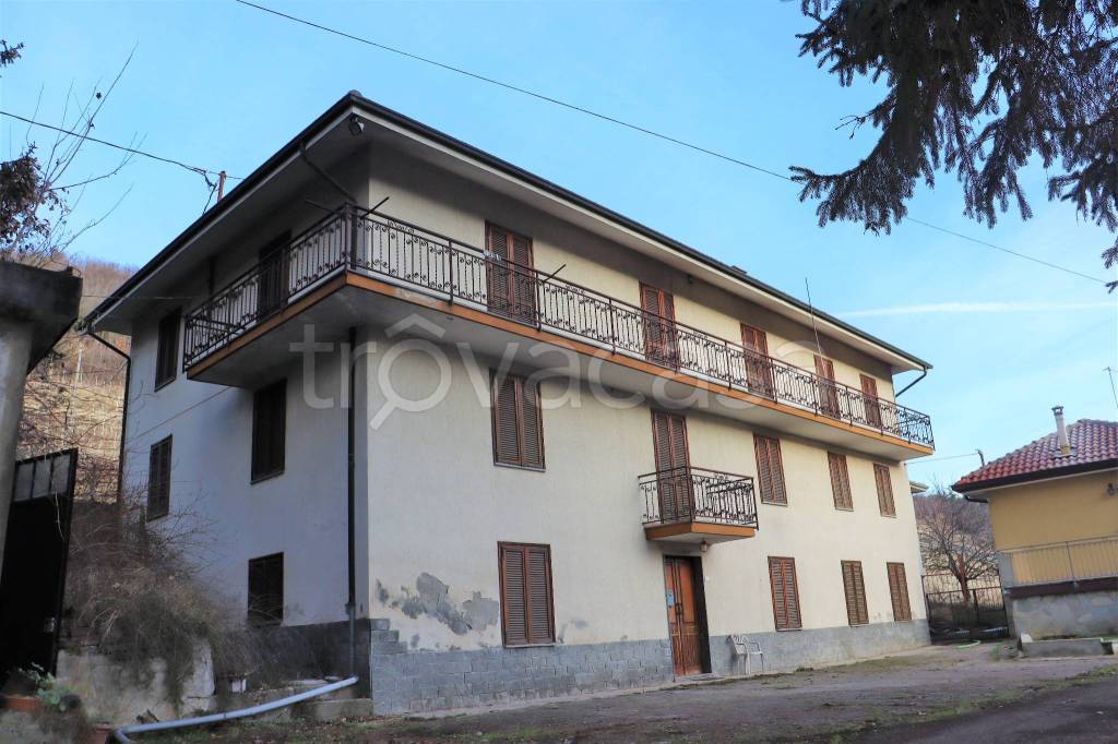 casa indipendente in vendita a Santo Stefano Belbo