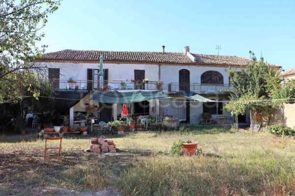 casa indipendente in vendita a Santo Stefano Belbo