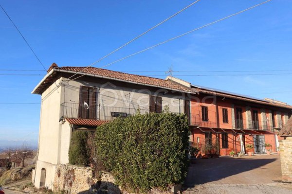casa indipendente in vendita a Santo Stefano Belbo