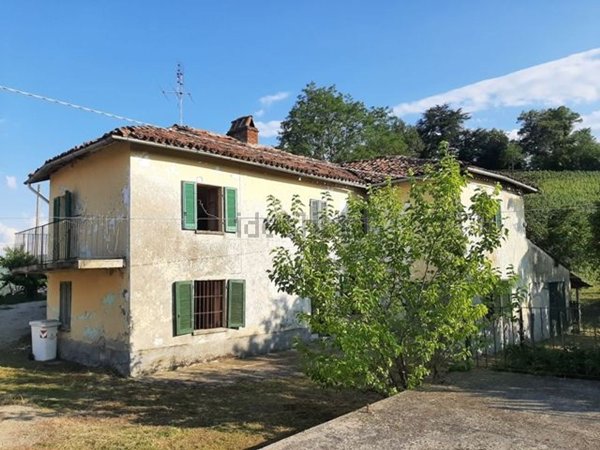 casa indipendente in vendita a Santo Stefano Belbo