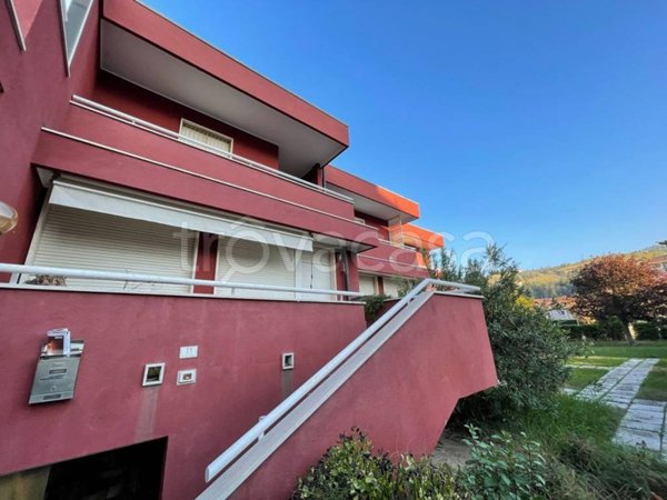 casa indipendente in vendita a Santo Stefano Belbo