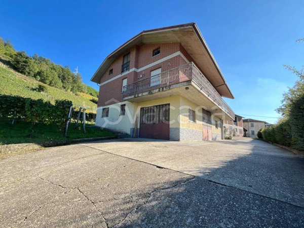 casa indipendente in vendita a Santo Stefano Belbo