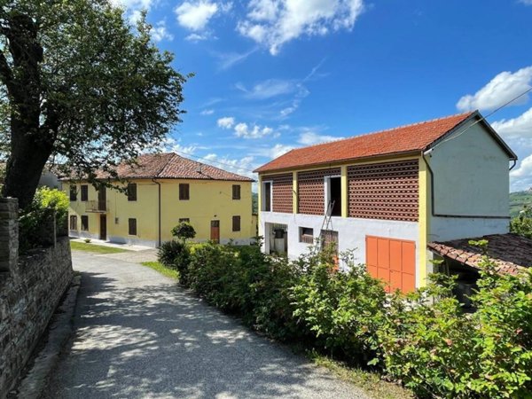 casale in vendita a Santo Stefano Belbo