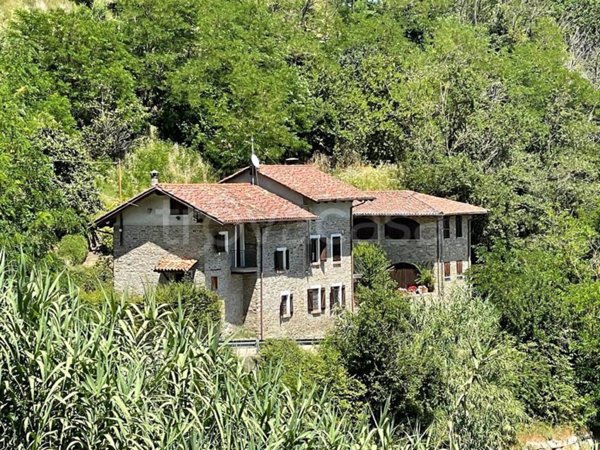terreno agricolo in vendita a Santo Stefano Belbo in zona Camo