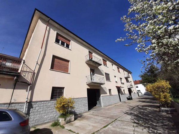 casa indipendente in vendita a Santo Stefano Belbo