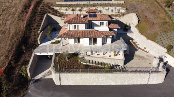casa indipendente in vendita a Santo Stefano Belbo