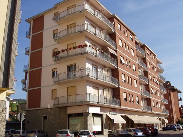 locale di sgombero in vendita a Santo Stefano Belbo