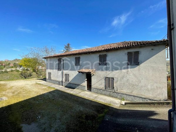 casa indipendente in vendita a Santo Stefano Belbo