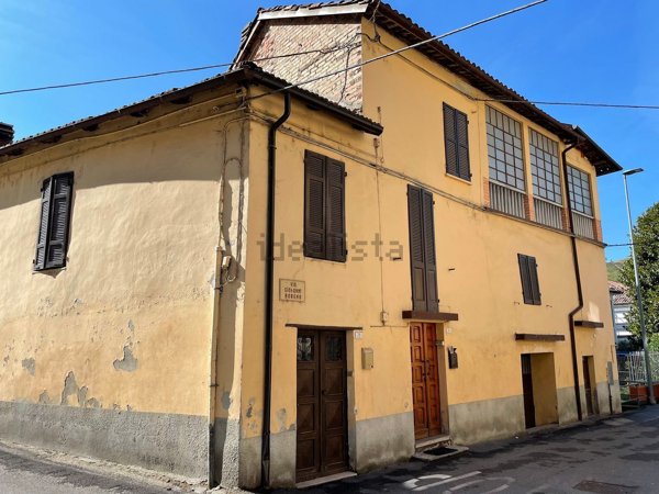 casa indipendente in vendita a Santo Stefano Belbo