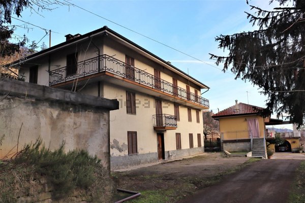 casa indipendente in vendita a Santo Stefano Belbo