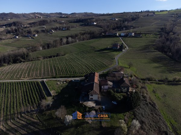 casa indipendente in vendita a Santo Stefano Belbo