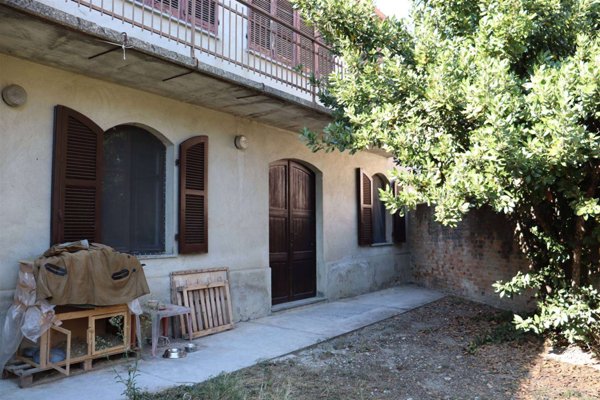 casa indipendente in vendita a Santo Stefano Belbo