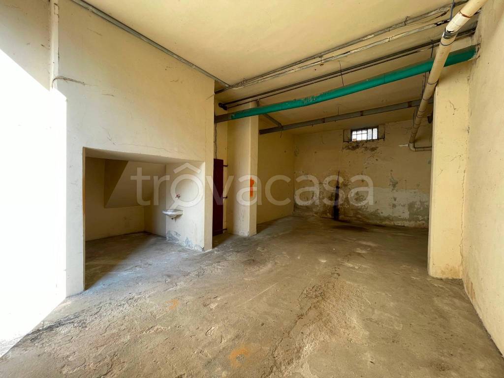 locale commerciale in vendita a Santo Stefano Belbo
