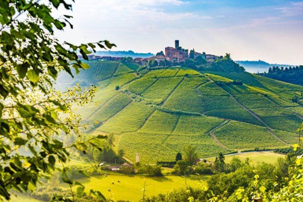 casa indipendente in vendita a Santo Stefano Belbo
