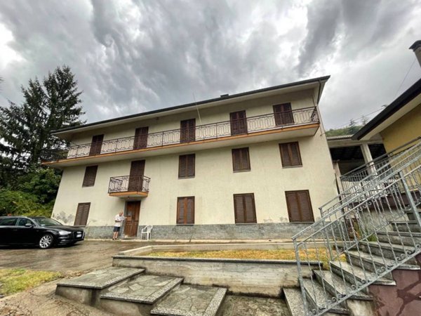 casa indipendente in vendita a Santo Stefano Belbo