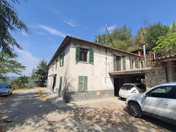 casa indipendente in vendita a Santo Stefano Belbo