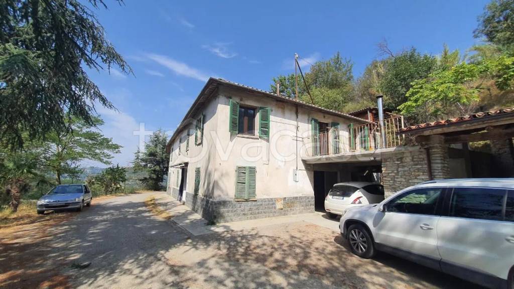 casa indipendente in vendita a Santo Stefano Belbo