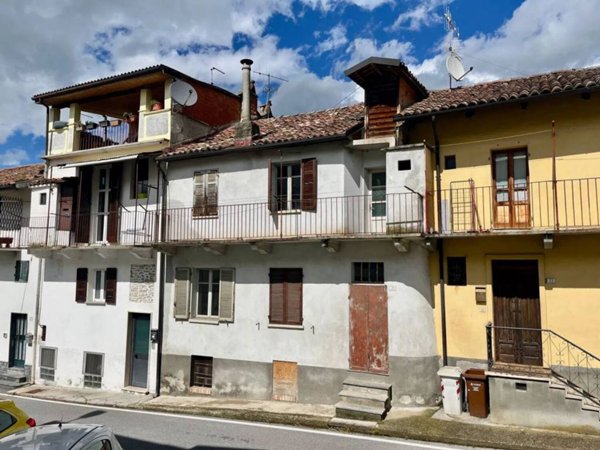 casa indipendente in vendita a Santo Stefano Belbo