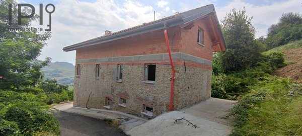 casa indipendente in vendita a Santo Stefano Belbo
