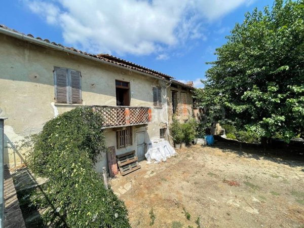 locale di sgombero in vendita a Santo Stefano Belbo