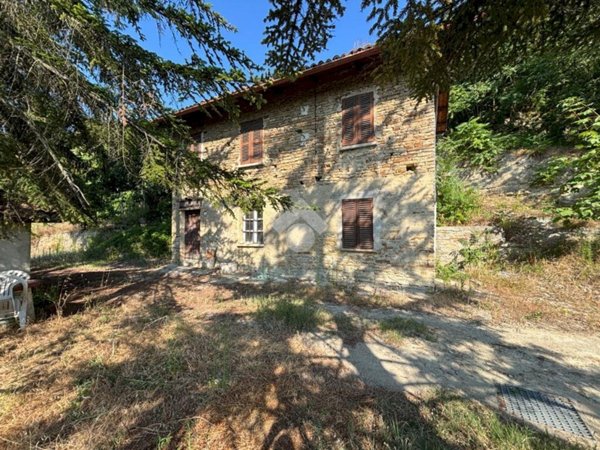 casa indipendente in vendita a Santo Stefano Belbo
