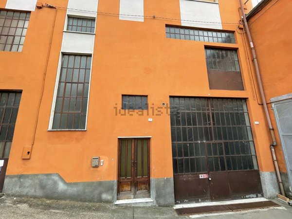 locale commerciale in vendita a Santo Stefano Belbo