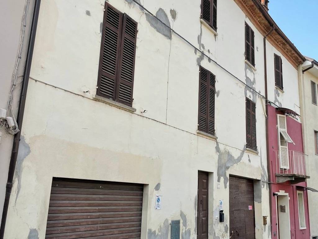 casa indipendente in vendita a Santo Stefano Belbo