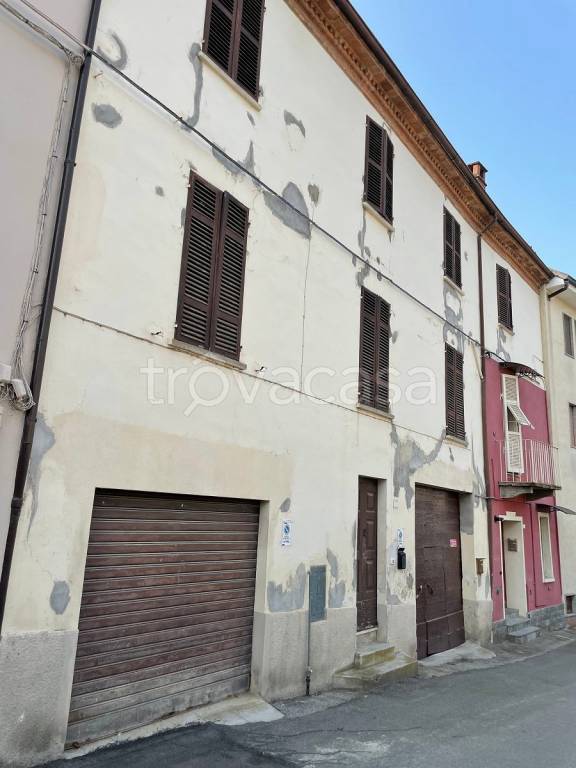 casa indipendente in vendita a Santo Stefano Belbo