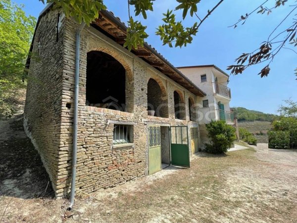 casa indipendente in vendita a Santo Stefano Belbo