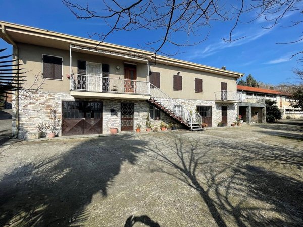 casale in vendita a Santo Stefano Belbo