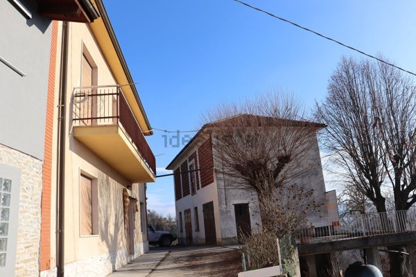 casa semindipendente in vendita a Santo Stefano Belbo