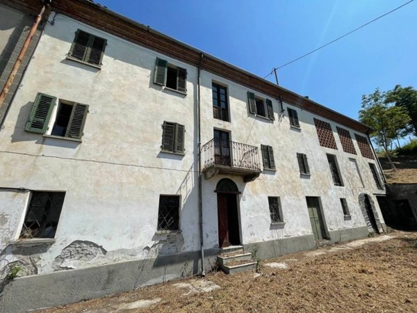 casa indipendente in vendita a Santo Stefano Belbo