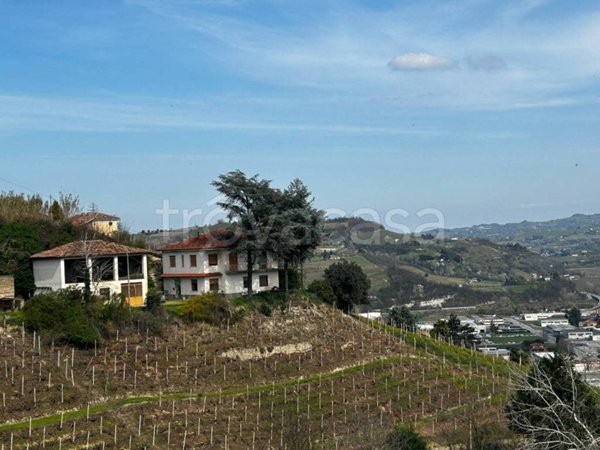 casa indipendente in vendita a Santo Stefano Belbo