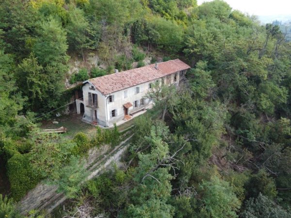 casa indipendente in vendita a Santo Stefano Belbo