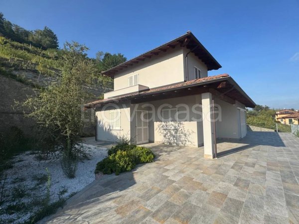 casa indipendente in vendita a Santo Stefano Belbo