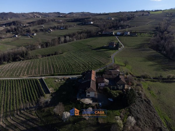 casale in vendita a Santo Stefano Belbo