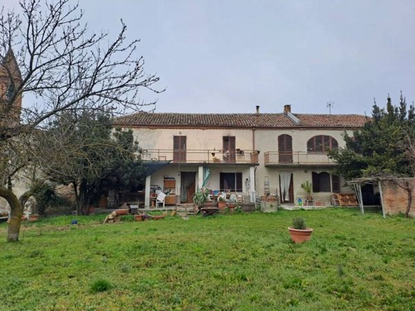 casa indipendente in vendita a Santo Stefano Belbo
