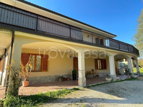 casa indipendente in vendita a Santo Stefano Belbo