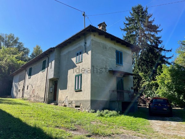 casa indipendente in vendita a Santo Stefano Belbo