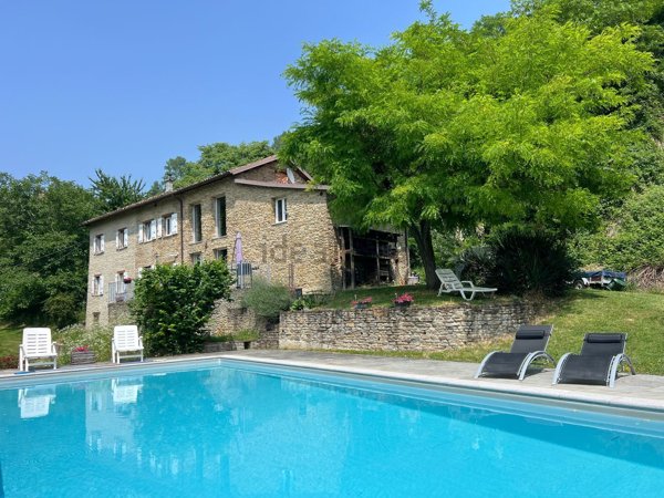 casa indipendente in vendita a Santo Stefano Belbo