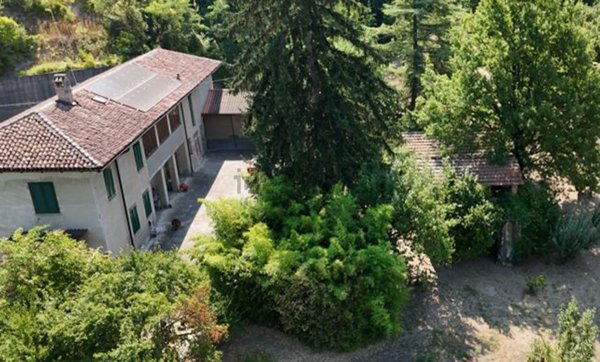 casa indipendente in vendita a Santo Stefano Belbo