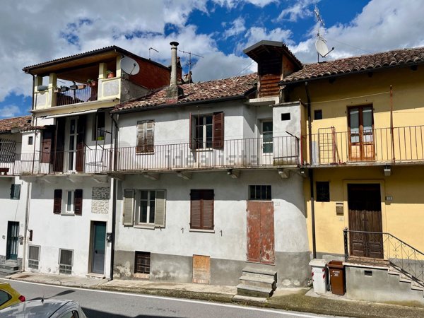 casa indipendente in vendita a Santo Stefano Belbo