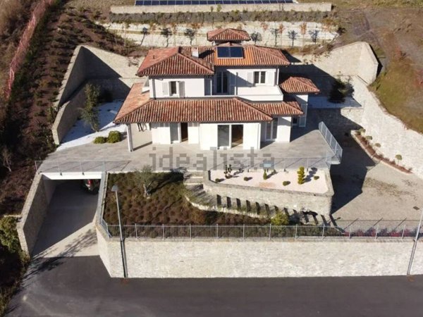 casa indipendente in vendita a Santo Stefano Belbo