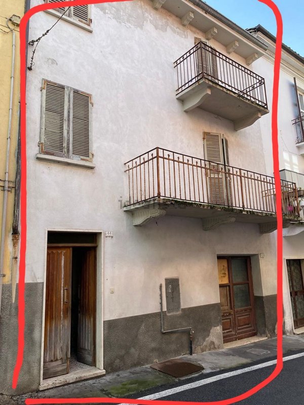 casa indipendente in vendita a Santo Stefano Belbo