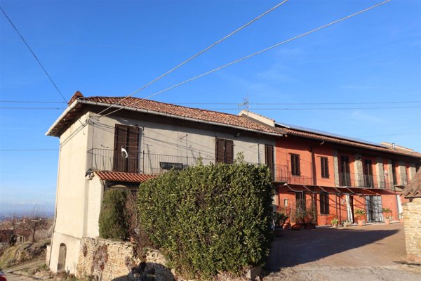 casa indipendente in vendita a Santo Stefano Belbo