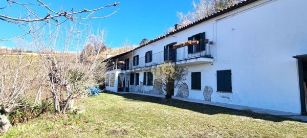 casale in vendita a Santo Stefano Belbo