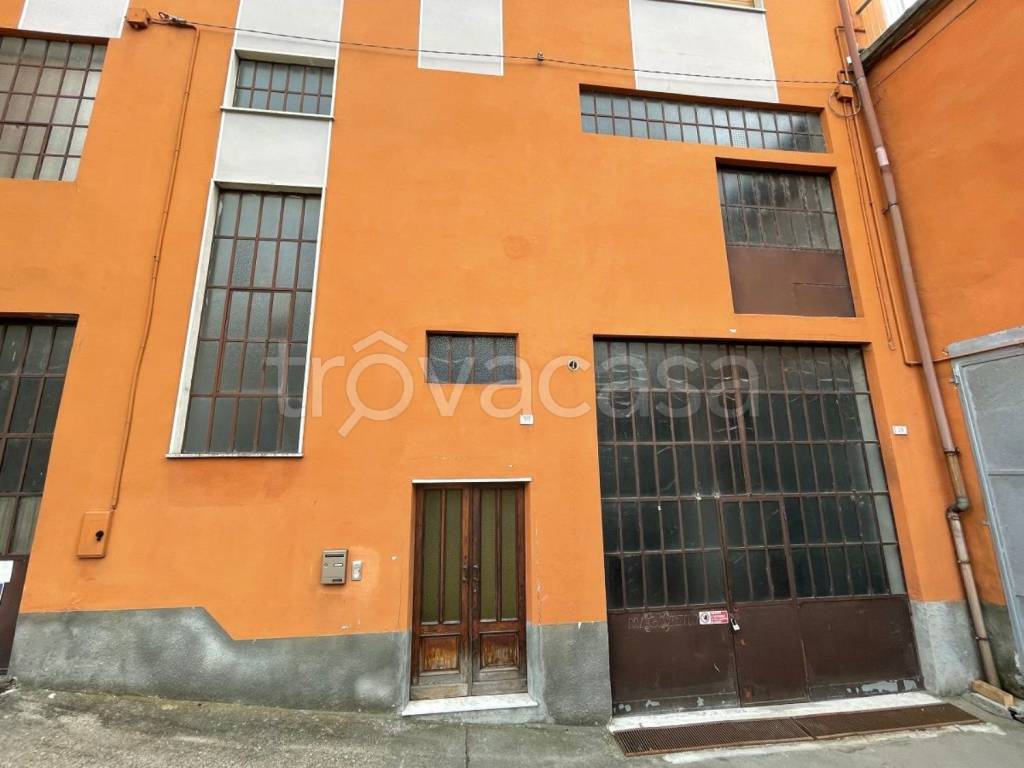 negozio in vendita a Santo Stefano Belbo