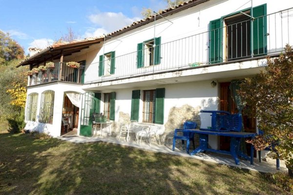 casale in vendita a Santo Stefano Belbo