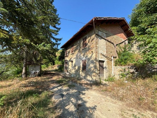 casa indipendente in vendita a Santo Stefano Belbo